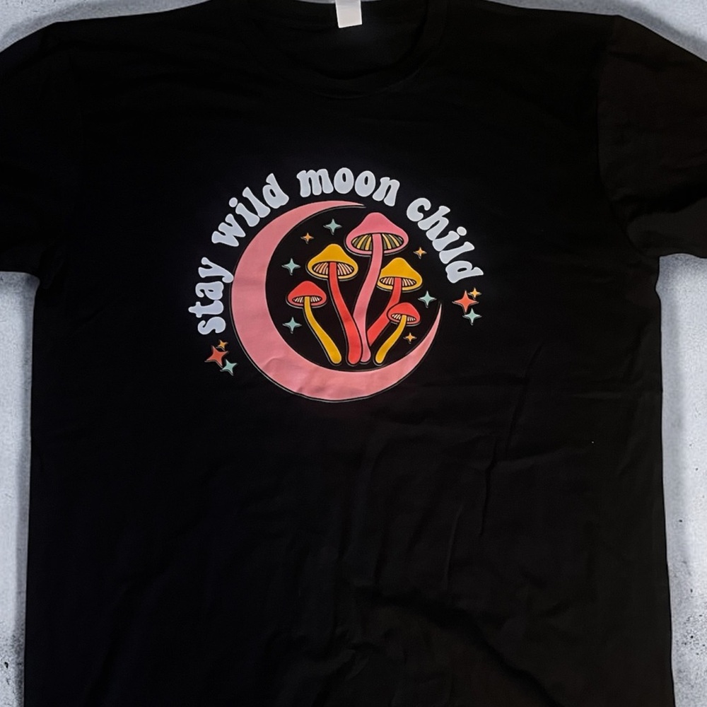 Stay Wild Moon Child black tshirt size L